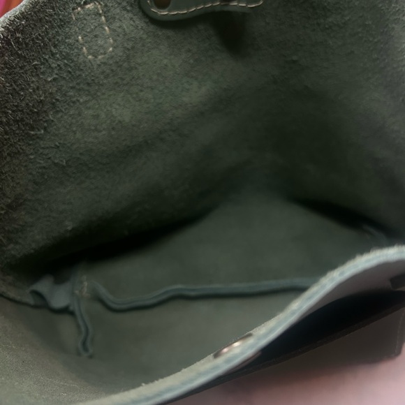 Portland Leather Green Tote Bag with Minimalist Design - Picture 7 of 11